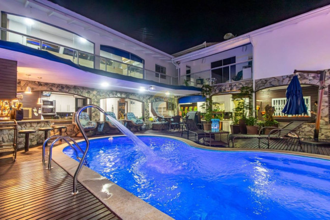 Imagem Casa com 5 Quartos à Venda,  em Municípios - Balneário Camboriú