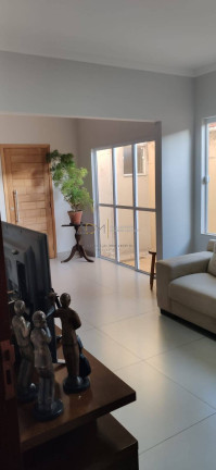 Imagem Casa com 3 Quartos à Venda, 330 m² em Jardim Flamboyant - Botucatu