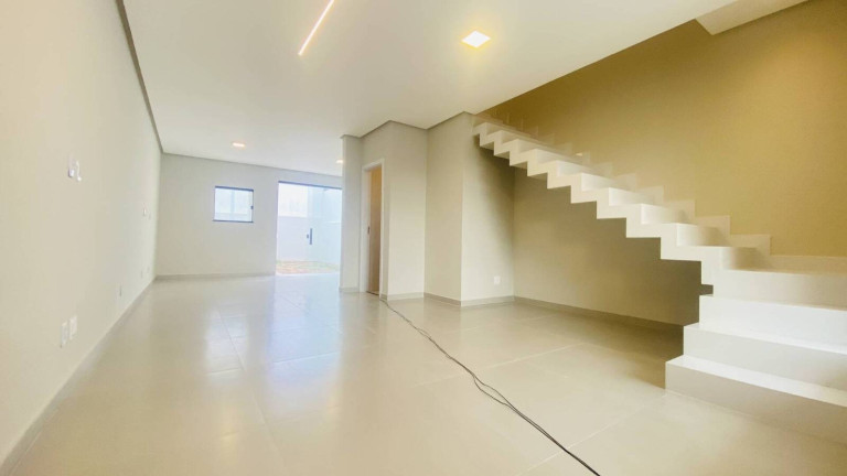 Imagem Casa com 3 Quartos à Venda, 121 m² em Cidade Nova - Feira De Santana