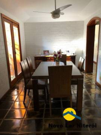 Imagem Casa com 4 Quartos à Venda, 480 m² em Itacoatiara - Niterói Imagem Casa com 4 Quartos à Venda, 480 m² em Itacoatiara - Niterói