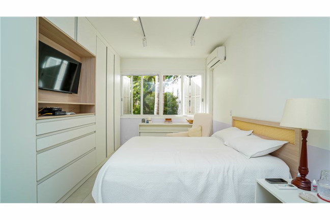 Imagem Apartamento com 3 Quartos à Venda, 103 m² em Petrópolis - Porto Alegre Imagem Apartamento com 3 Quartos à Venda, 103 m² em Petrópolis - Porto Alegre