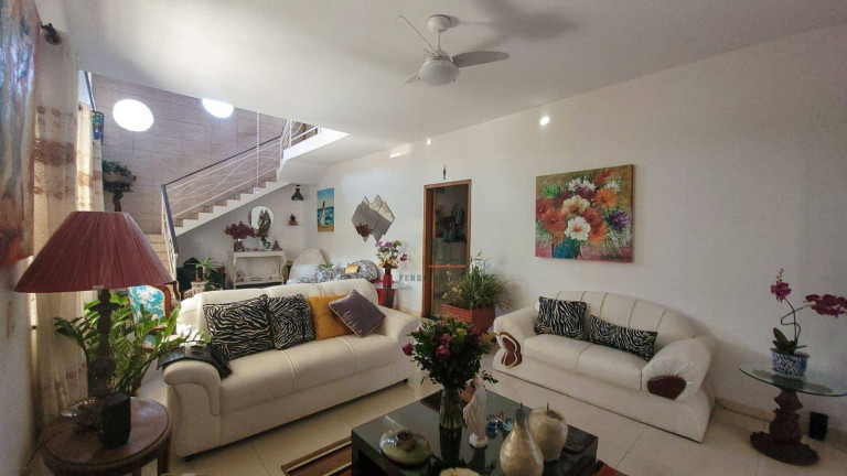Imagem Casa com 4 Quartos à Venda, 321 m² em Itaipu - Niterói