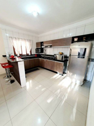 Imagem Sobrado com 3 Quartos à Venda, 170 m² em Barreiro - Taubaté Imagem Sobrado com 3 Quartos à Venda, 170 m² em Barreiro - Taubaté