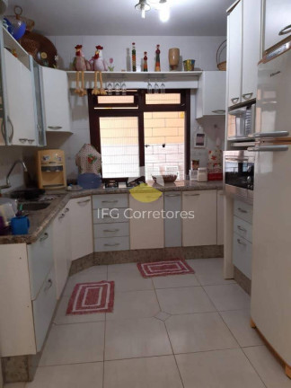 Imagem Casa com 6 Quartos à Venda, 180 m² em Centro - Balneário Piçarras