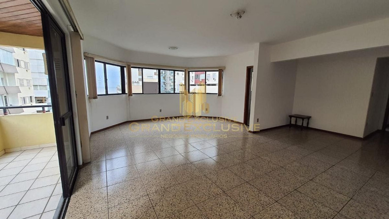 Apartamento com 3 Quartos à Venda, 230 m² em Centro - Balneário Camboriú