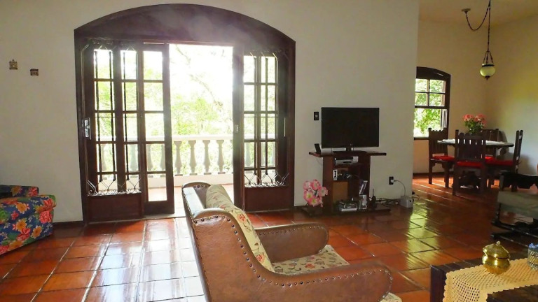 Imagem Casa com 5 Quartos à Venda, 450 m² em Iucas - Teresópolis