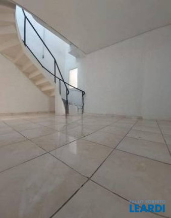 Imagem Sobrado com 3 Quartos à Venda, 269 m² em Vila Floresta - Santo André Imagem Sobrado com 3 Quartos à Venda, 269 m² em Vila Floresta - Santo André