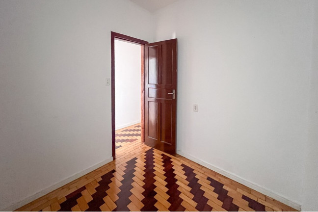 Imagem Imóvel com 4 Quartos à Venda, 94 m² em Navegantes - Porto Alegre