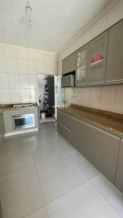 Imagem Casa com 2 Quartos à Venda, 94 m²