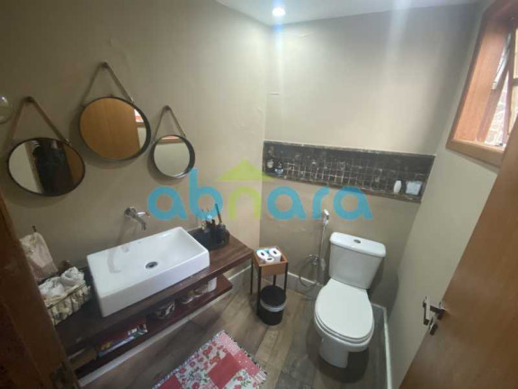 Imagem Casa com 2 Quartos à Venda, 170 m² em Laranjeiras - Rio De Janeiro Imagem Casa com 2 Quartos à Venda, 170 m² em Laranjeiras - Rio De Janeiro