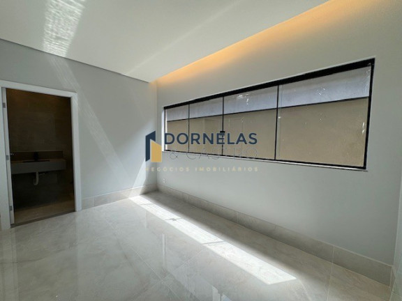 Imagem Casa com 3 Quartos à Venda, 400 m² em Guará I - Brasília Imagem Casa com 3 Quartos à Venda, 400 m² em Guará I - Brasília