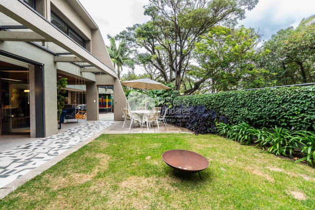 Imagem Casa com 5 Quartos à Venda, 377 m² em Cerqueira César - São Paulo Imagem Casa com 5 Quartos à Venda, 377 m² em Cerqueira César - São Paulo