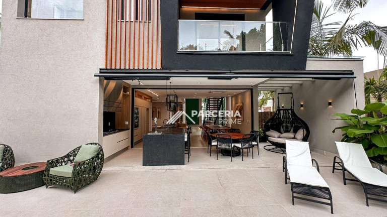 Imagem Casa com 5 Quartos à Venda, 425 m² em Riviera Módulo 5 - Bertioga Imagem Casa com 5 Quartos à Venda, 425 m² em Riviera Módulo 5 - Bertioga