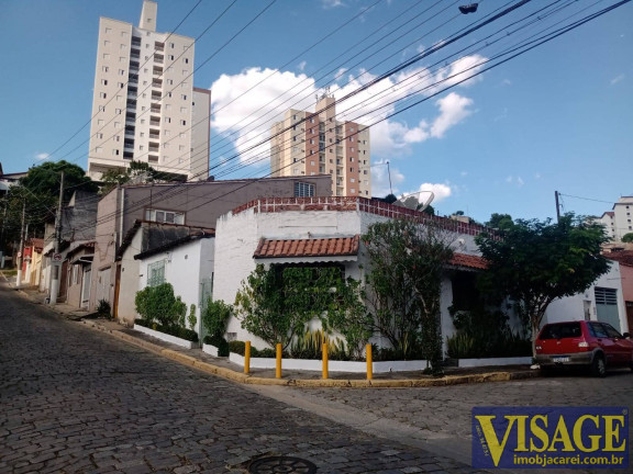 Casa com 4 Quartos à Venda,  em Centro - Jacareí