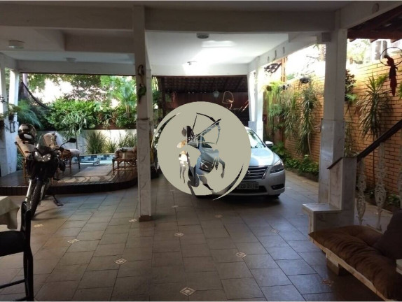 Imagem Casa com 3 Quartos à Venda, 264 m² em Embare - Santos