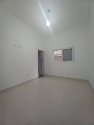 Imagem Casa com 3 Quartos à Venda, 300 m² em Piracangaguá - Taubaté Imagem Casa com 3 Quartos à Venda, 300 m² em Piracangaguá - Taubaté