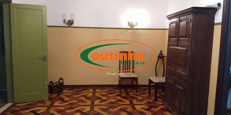 Imagem Casa com 5 Quartos à Venda, 795 m² em Grajaú - Rio De Janeiro Imagem Casa com 5 Quartos à Venda, 795 m² em Grajaú - Rio De Janeiro