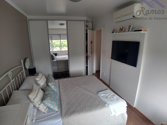 Imagem Imóvel com 2 Quartos à Venda, 76 m² em Jardim Carvalho - Porto Alegre Imagem Imóvel com 2 Quartos à Venda, 76 m² em Jardim Carvalho - Porto Alegre