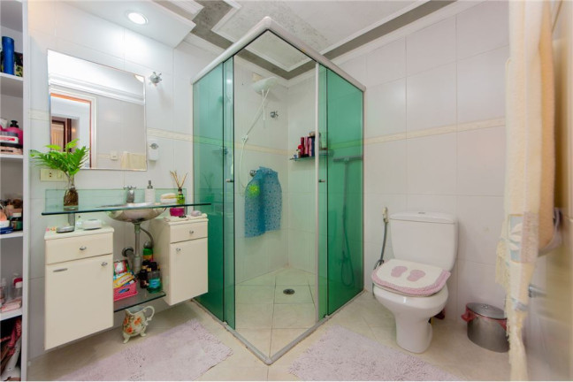 Imagem Casa com 6 Quartos à Venda,  em Vila Pierina - São Paulo