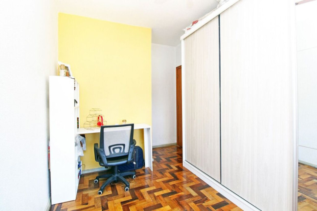 Imagem Apartamento com 4 Quartos à Venda, 77 m² em Passo Da Areia - Porto Alegre