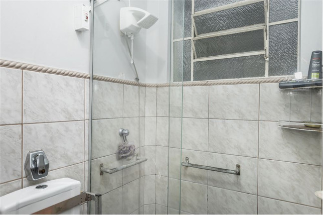 Imagem Casa com 7 Quartos à Venda, em Jardim Itu - Porto Alegre Imagem Casa com 7 Quartos à Venda, em Jardim Itu - Porto Alegre