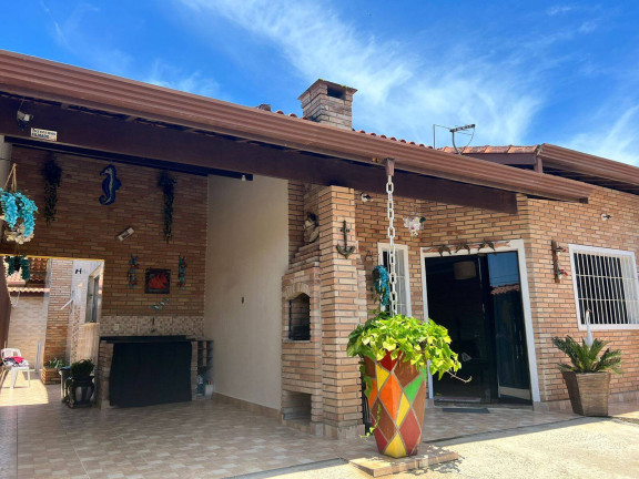 Casa com 3 Quartos à Venda,  em Estância São José - Peruíbe