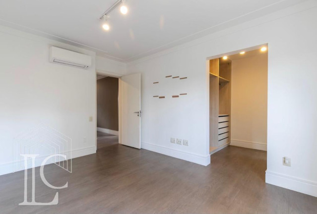 Imagem Casa com 4 Quartos à Venda, 720 m² em Alto Da Boa Vista - São Paulo