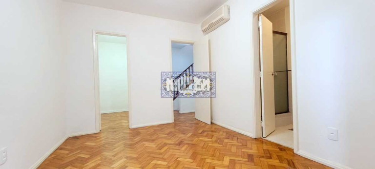 Imagem Casa com 5 Quartos à Venda, 300 m² em Jardim Botânico - Rio De Janeiro Imagem Casa com 5 Quartos à Venda, 300 m² em Jardim Botânico - Rio De Janeiro
