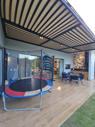 Imagem Casa com 3 Quartos à Venda, 270 m² em Busca Vida - Camaçari