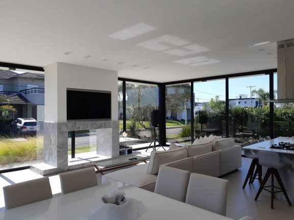 Imagem Casa com 4 Quartos à Venda, 204 m² em Marina - Xangri-lá Imagem Casa com 4 Quartos à Venda, 204 m² em Marina - Xangri-lá