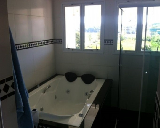 Imagem Casa com 4 Quartos à Venda, 270 m² em Nova Cerejeiras - Atibaia