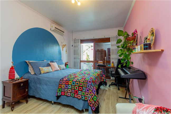Imagem Casa com 4 Quartos à Venda, 360 m² em Menino Deus - Porto Alegre