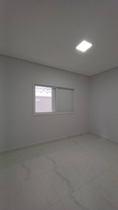 Imagem Casa com 3 Quartos à Venda, 300 m² em Piracangaguá - Taubaté Imagem Casa com 3 Quartos à Venda, 300 m² em Piracangaguá - Taubaté