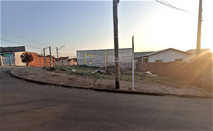 Terreno à Venda, 357 m² em Jardim Itamarati - Botucatu