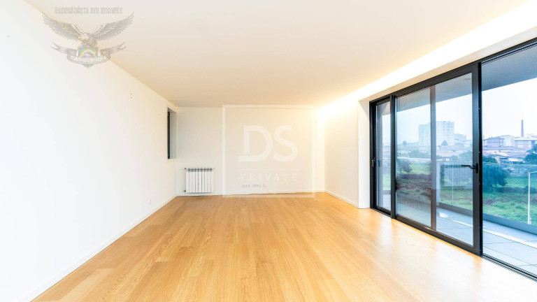 Imagem Apartamento com 2 Quartos à Venda, 107 m² em Porto Imagem Apartamento com 2 Quartos à Venda, 107 m² em Porto