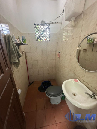 Imagem Casa com 7 Quartos à Venda, 44 m² em Santa Mônica - Guarapari Imagem Casa com 7 Quartos à Venda, 44 m² em Santa Mônica - Guarapari