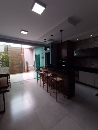 Imagem Casa com 3 Quartos à Venda, 252 m² em Jardim Paraná - Arapongas Imagem Casa com 3 Quartos à Venda, 252 m² em Jardim Paraná - Arapongas