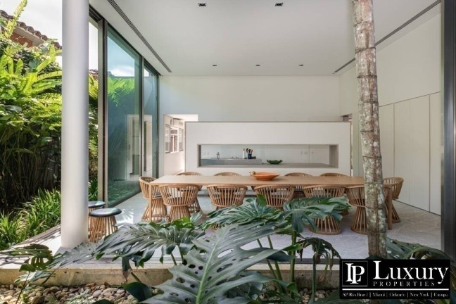Imagem Casa com 6 Quartos à Venda, 675 m² em Baleia - São Sebastião