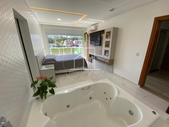 Imagem Casa com 4 Quartos à Venda, 375 m² em São João Do Rio Vermelho - Florianópolis Imagem Casa com 4 Quartos à Venda, 375 m² em São João Do Rio Vermelho - Florianópolis