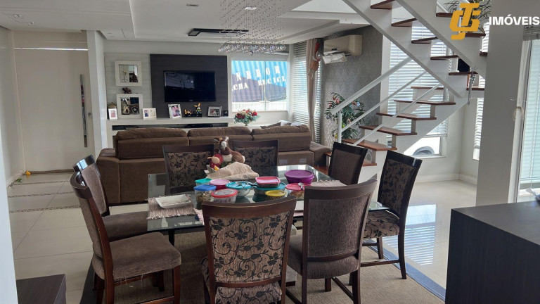 Imagem Casa com 3 Quartos à Venda,  em Salseiros - Itajaí