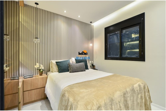 Apartamento com 2 Quartos à Venda,  em Aclimação - São Paulo