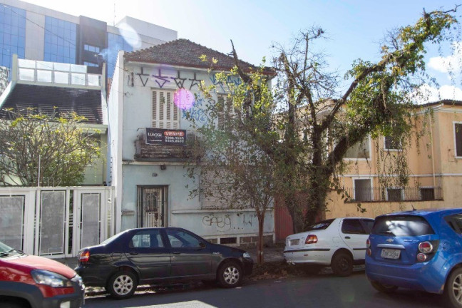 Imagem Casa com 5 Quartos à Venda, 144 m² em Independência - Porto Alegre
