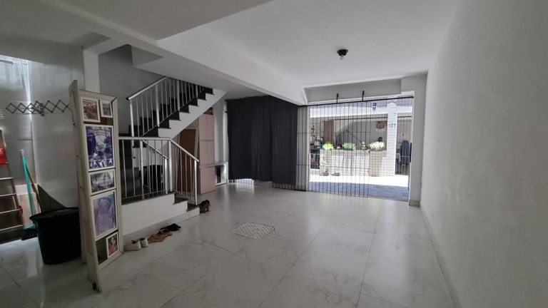 Imagem Casa com 2 Quartos à Venda, 110 m² em Ramos - Rio De Janeiro Imagem Casa com 2 Quartos à Venda, 110 m² em Ramos - Rio De Janeiro