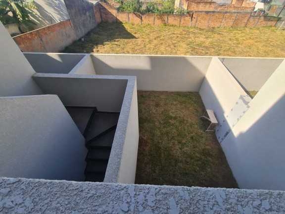 Imagem Sobrado com 3 Quartos à Venda, 122 m² em Jardim Carvalho - Ponta Grossa