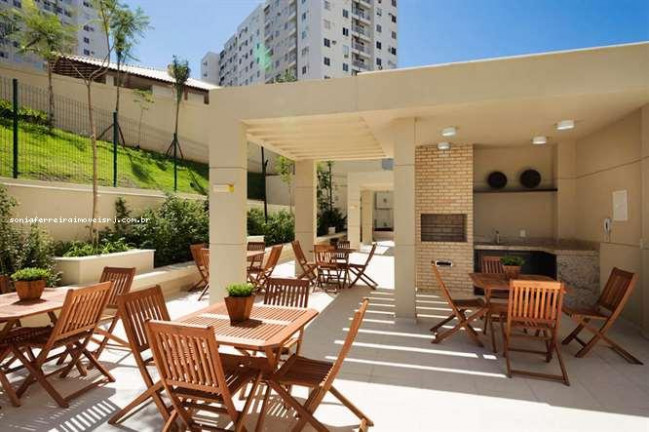 Imagem Apartamento com 2 Quartos à Venda, em Del Castilho - Rio De Janeiro Imagem Apartamento com 2 Quartos à Venda, em Del Castilho - Rio De Janeiro