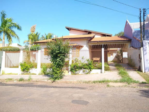 Casa com 5 Quartos à Venda, 200 m² em Nova Jacarezinho - Jacarezinho