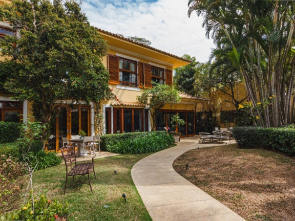 Casa com 5 Quartos à Venda, 690 m² em Jardim Guedala - São Paulo
