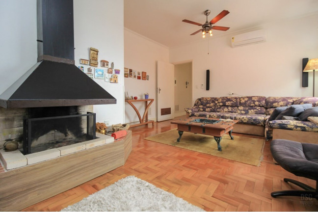 Imagem Casa com 3 Quartos à Venda, 358 m² em Três Figueiras - Porto Alegre Imagem Casa com 3 Quartos à Venda, 358 m² em Três Figueiras - Porto Alegre