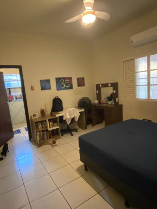 Imagem Casa com 3 Quartos à Venda, 420 m² em Jardim Cuiabá - Cuiabá