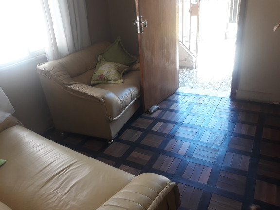 Imagem Casa com 4 Quartos à Venda, 150 m² em R$380.000,00  //  Carlos Prates - Belo Horizonte